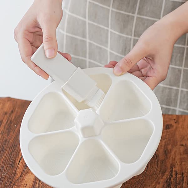 6-gitter Risbold maskinpresset Non-stick Trekantet Sushi Ris B White