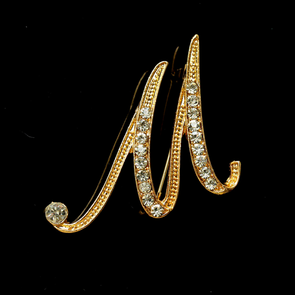 Rhinestone 26 engelske forbokstaver Brosje Pin Golden Brooch M