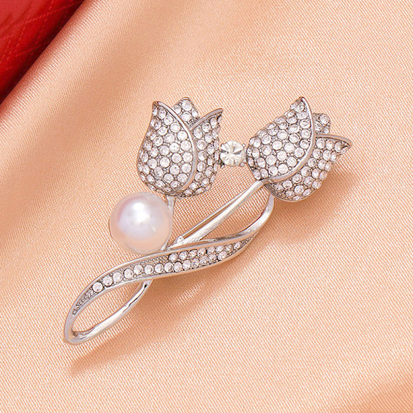Fashion Zircon Tulip Brosch Pin För Ryggsäck Krage Lapel Pin P Silver
