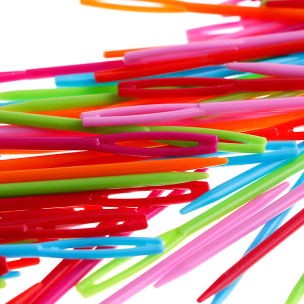 100 stk. 7 cm hæklenåle i plastik. P100