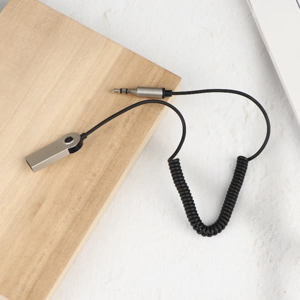 Bluetooth-sovitinkaapeli langaton vastaanotin 3,5 mm:n liitin USB-kaiutin