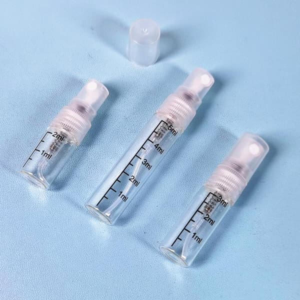 1 stk Mini Reise Parfyme Atomizer Flaske Bærbar Spraypumpe R Black 2ml