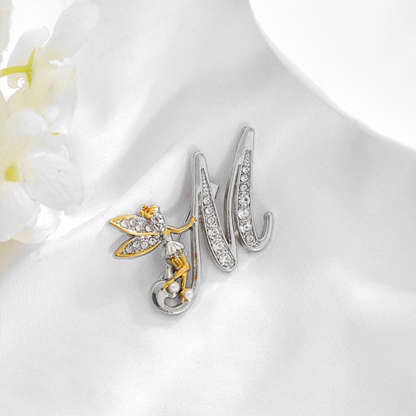 Krystal engelsk bogstavbroche Elf Angel Lapel Pin Suit Shirt Co M