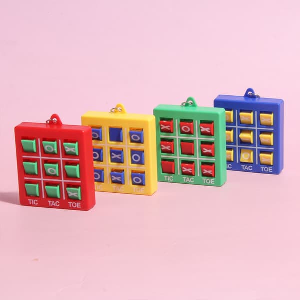 1 stk Mini Tic-tac-toe spill nøkkelring anheng Dekomprimerer XO Spin C