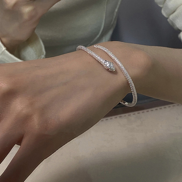 Creative Snake Open Cuff Rannekoru Naisten Tytöille Trendikäs