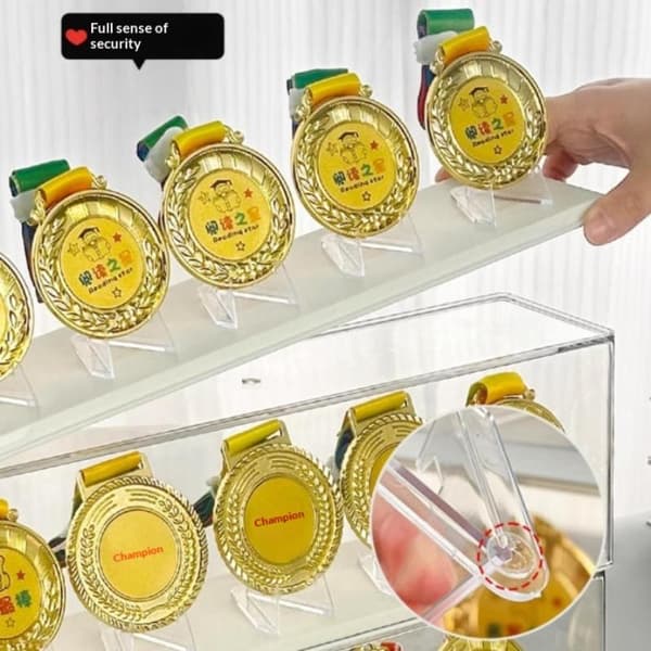 1 uppsättning rektangulär plastförvaringslåda för maratonmedaljer, guldmedalj A2