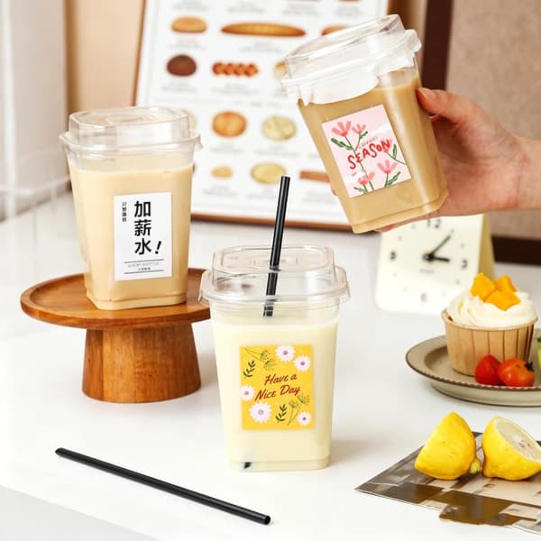 1 set klar plastmugg med sugrör och lock 580 ml engångsmugg A8