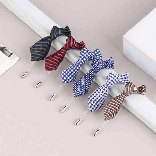 Mini Tie Brosch Pin For Groomsman Bröllop Smycken Tillbehör S B