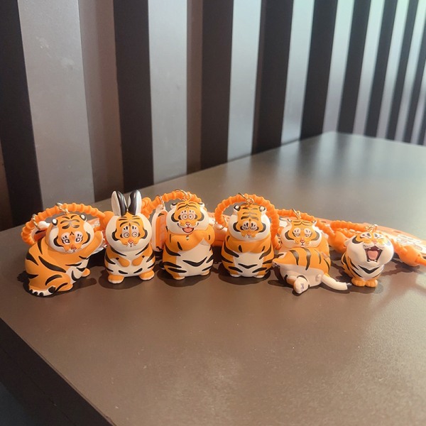e Tiger Nøglering Vedhæng Elastisk Stretch Anime Character Model A4