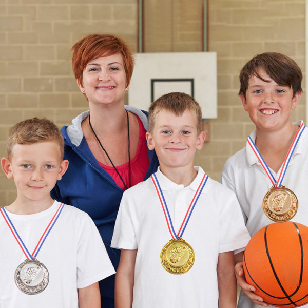 Barn Guld Plast Vinnare Medaljer Sport Day Party Bag Pris A1