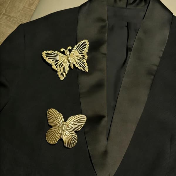 1 stk gullfarget elegant damebrosje hul sommerfugl ginkgo A2