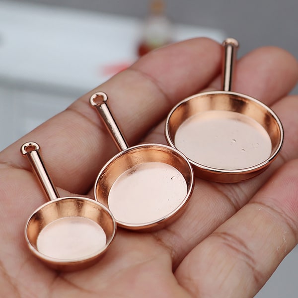 1Set 1:12 Dockhus Miniatyr Stekpanna Gryta Metall Cookwa Gold