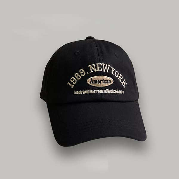 Retro baseballcapser for menn og kvinner med gatebokstaver Black