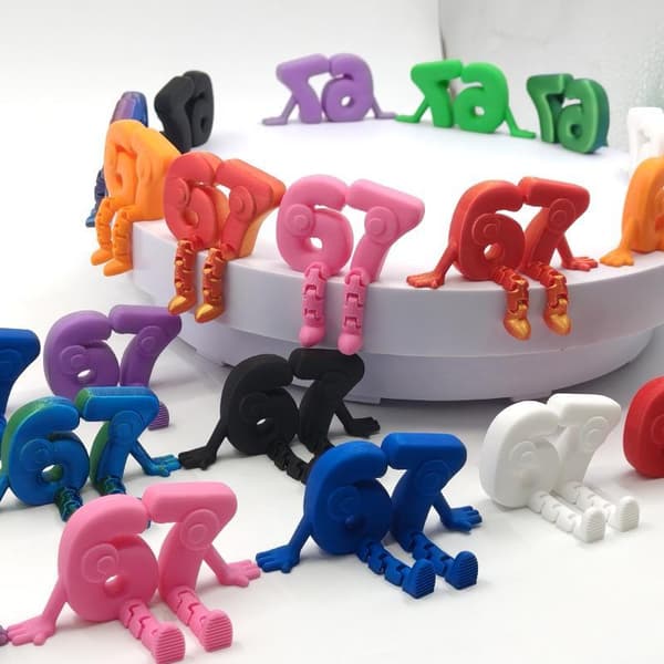 3D-printede artikulerede nummer 67-figurer Fleksible og lyse A19