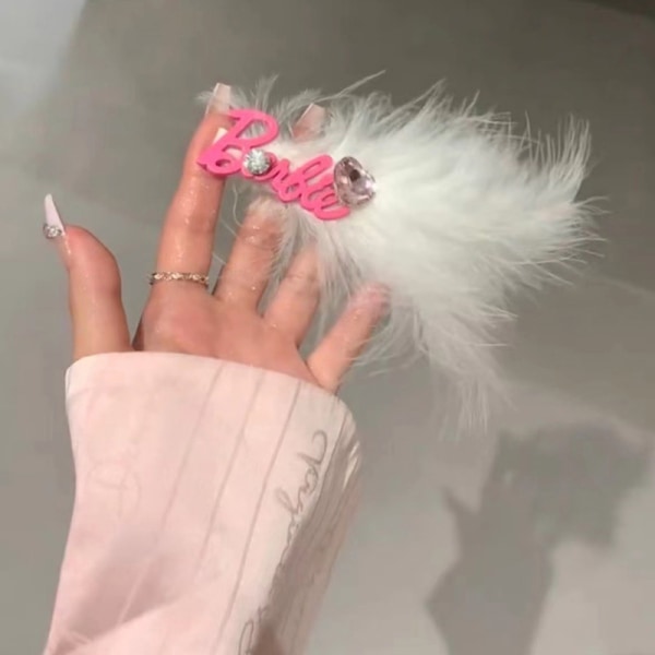 Fjer-hårnål med lyserødt Barbie-bogstav og rhinsten i vind White