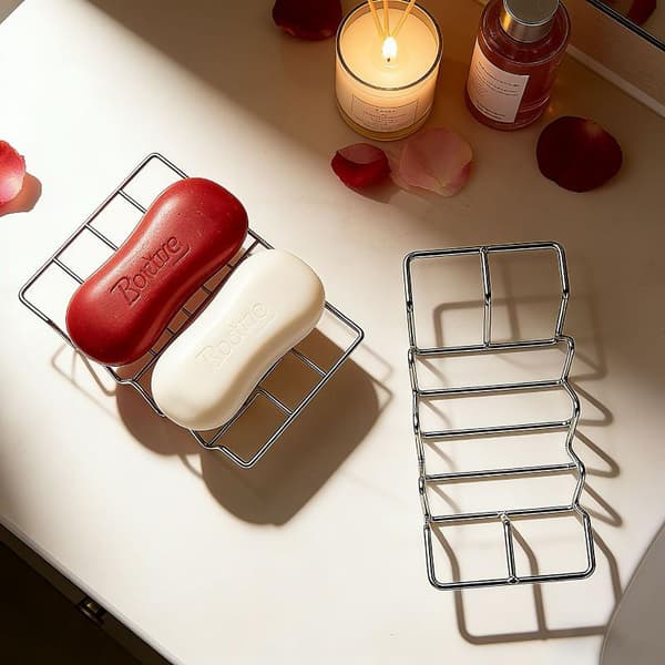 Minimalistisk såpeskålholder i rustfritt stål med drenering Silver