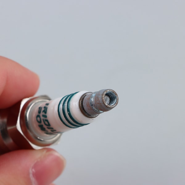 1 kpl IK20TT 4702 uusi kaksoisiridium sytytystulppa upouusi ja Dura
