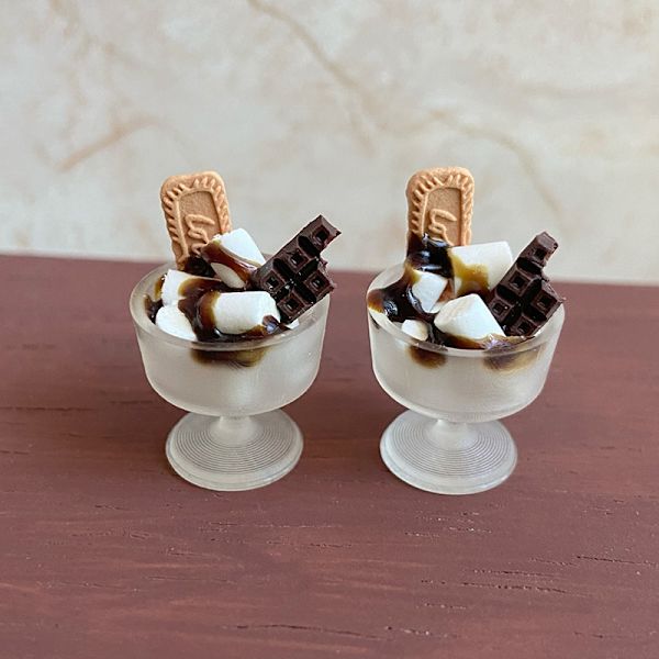 Miniatyr dukkehus Sjokoladekjeks sukkerspinnkopp Lat som