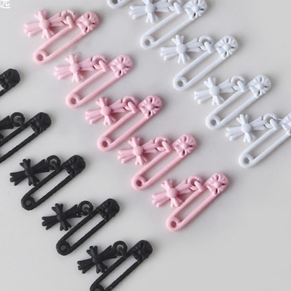 5 st 3D mini metall spik charm retro kors gem form spik Black