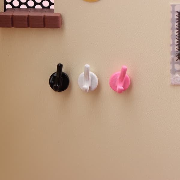 3st Dollhouse Mini Kläder Hatt Krok Dockhus Väggkrok Dockor Pink