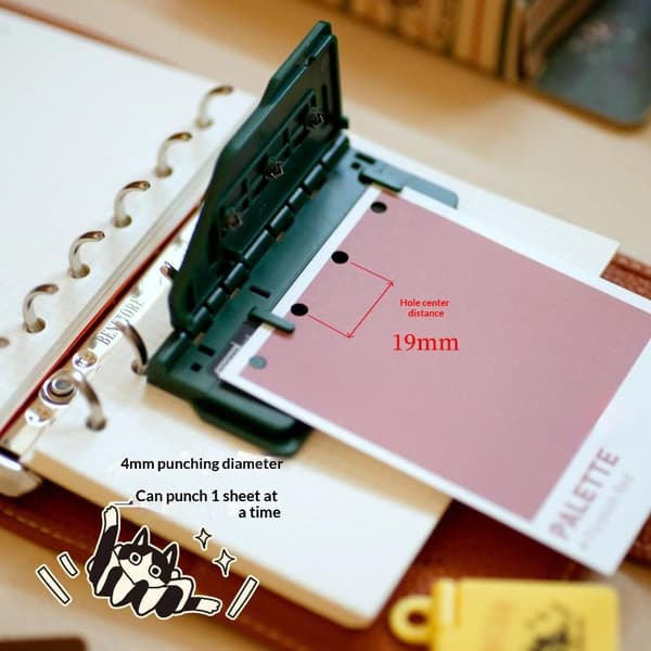 1 stk. 3-hullers 4 mm korthulstang til notesbog M5/A7 ringbind Pink