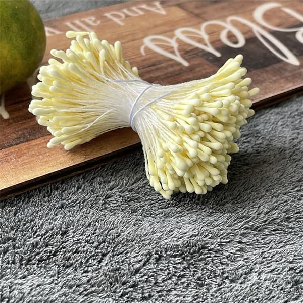 400 stk. 2 mm kunstig blomsterstøvdrager Mini perleblomsterstøvdrager Light yellow