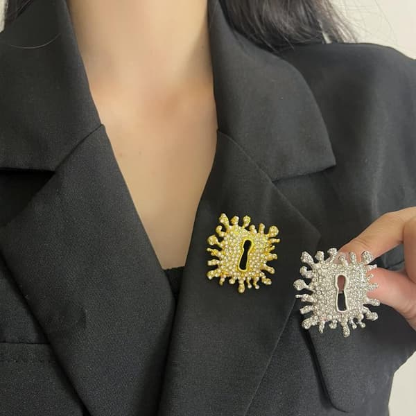Överdriven metallås hängande halsband semesterhalsband ring A6