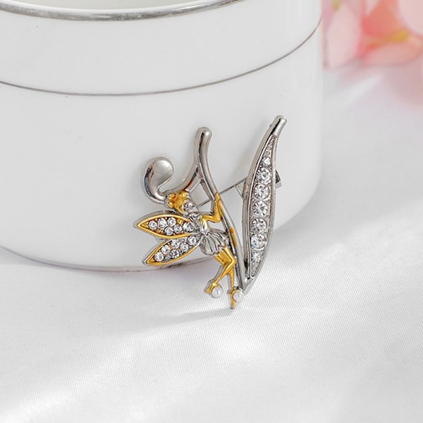 Krystal engelsk bogstavbroche Elf Angel Lapel Pin Suit Shirt Co V