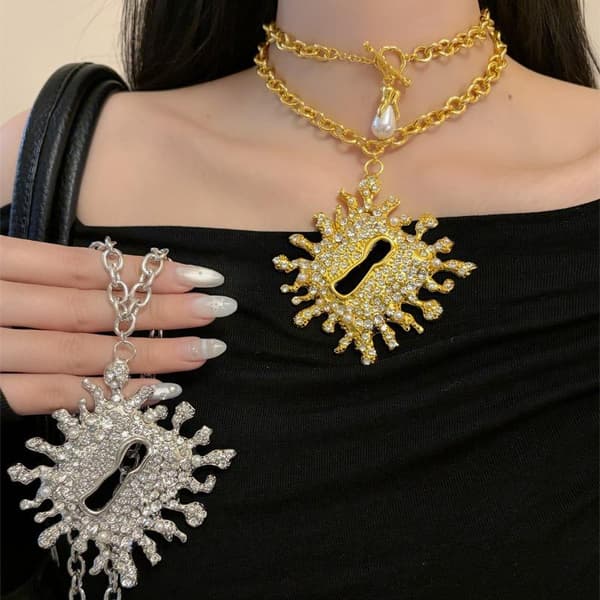 Överdriven metallås hängande halsband semesterhalsband ring A2