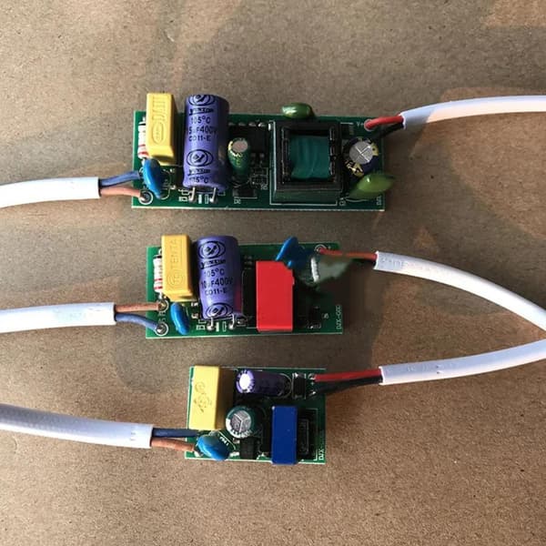 1 stk. LED-strømforsyning DC 3-4V transformer switch-driver 600mA A A1