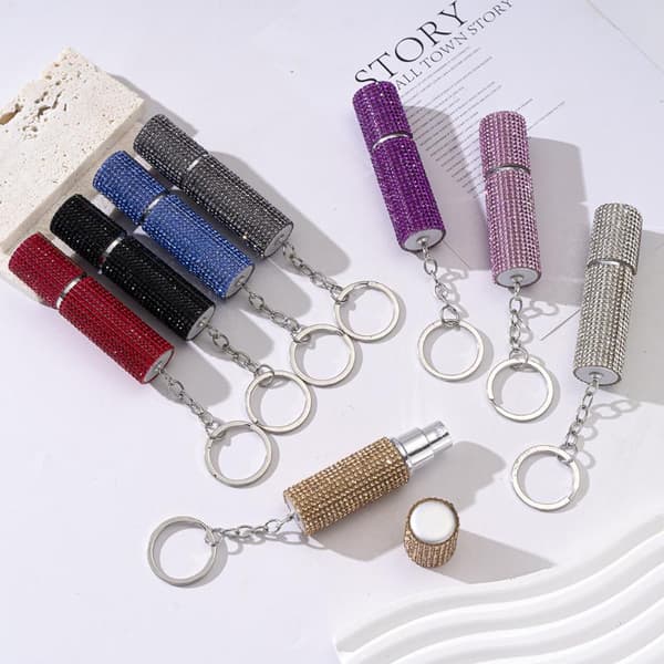 1 stk. luksus rhinsten 5 ml parfume underflaske nøglering trykspray A2