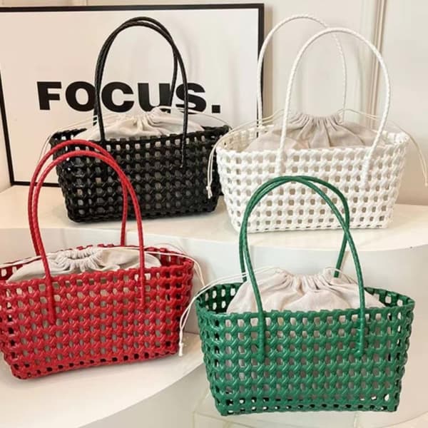 Plast ihålig vävd väska lantlig stil stor kapacitet strand Red