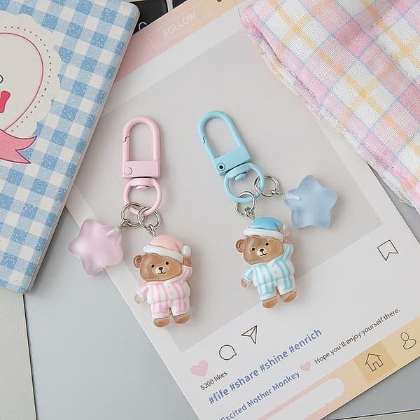 e Pyjamakarhu Avaimenperä Kawaii Hartsinalle Avaimenperä Tähdellä C A7