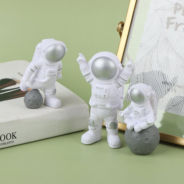 3 kpl Universe Rocket Astronaut Happy Birthday -kirjekoristeita Gold