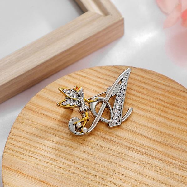 Krystal engelsk bogstavbroche Elf Angel Lapel Pin Suit Shirt Co A