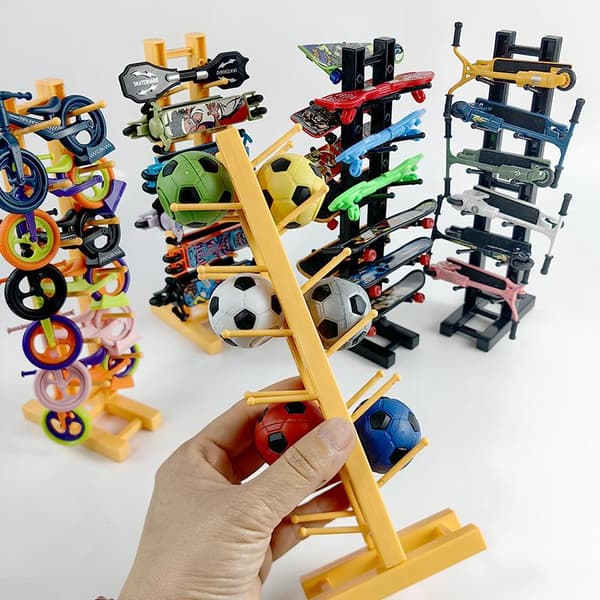 Enkel displayställ i plast för barns fingerskateboard 06