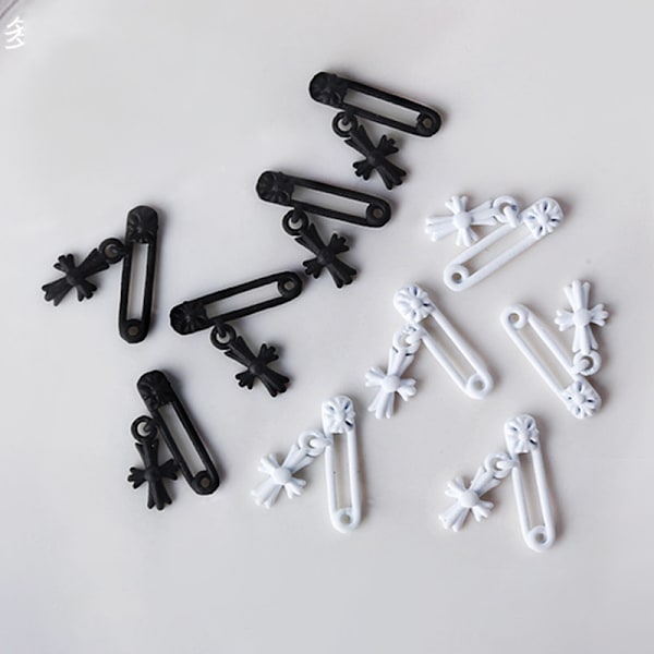 5 st 3D mini metall spik charm retro kors gem form spik Black