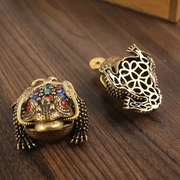 Feng Shui Toad Money LUCKY Fortune Wealth Golden Frog Toad Coi L