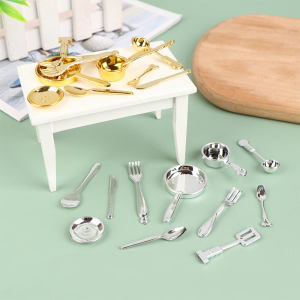 11 kpl/ set Dollhouse Miniatyyri lusikkahaarukkaastia-astioiden mallisarja Silver