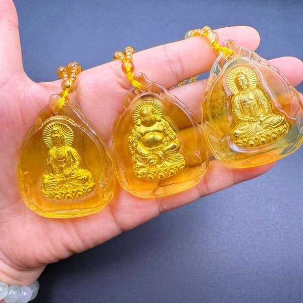 Klassisk gul krystalindlagt Guanyin halskædevedhæng mode A2