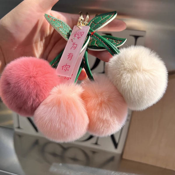 Cherry Pom Pom Ball Pendant Nøglering Nøglering Biltaske Pung nøgle White