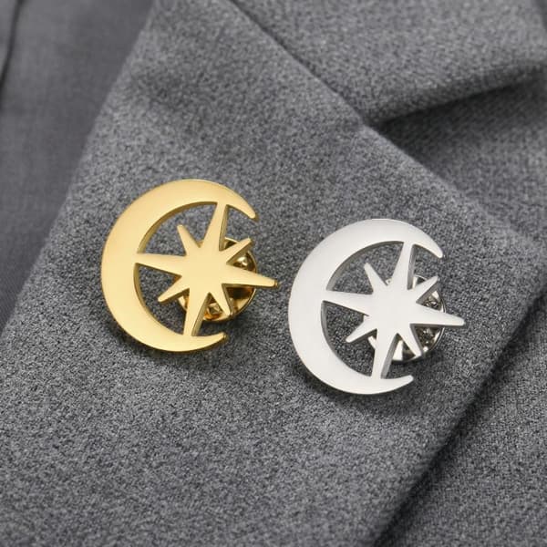 Broche til kvinder og piger i rustfrit stål med sol, måne og stjerne, reversnål White