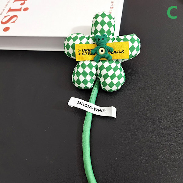 Blombroscher Bear Doll Hängesväska Dekor Lapel Pins Märken B C