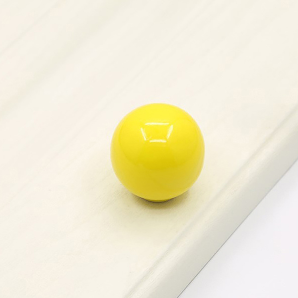 Kuleform Keramisk knott / kommodeknapp for barnerom 33mm Cab yellow