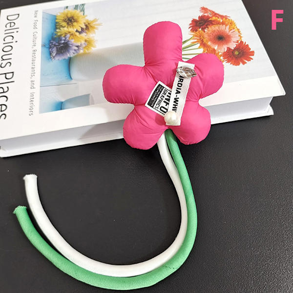 Blombroscher Bear Doll Hängesväska Dekor Lapel Pins Märken B F