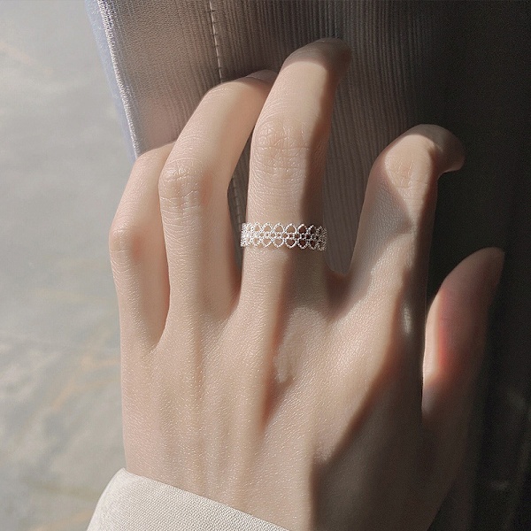 Spetsring Kvinnlig Design Sense Smycken Ihålig hjärtformad ring