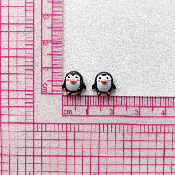 50 kpl Uusi e Mini-sarjakuva Penguin Resin Figgurine Crafts Flatback Black