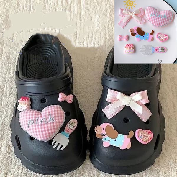 1 sett tegneserie sko tilbehør gutter jenter sandaler hagesko A8