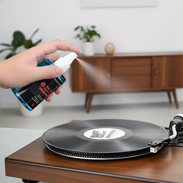 Vinyylilevyjen puhdistussuihke LP/CD-levysoittimille