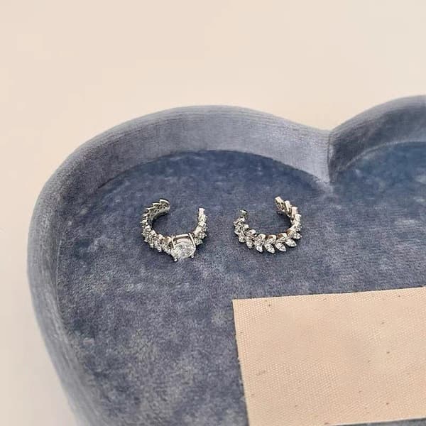 1/2 stk. udsøgte runde Zircon C-formede clip-øreringe til kvinder A2